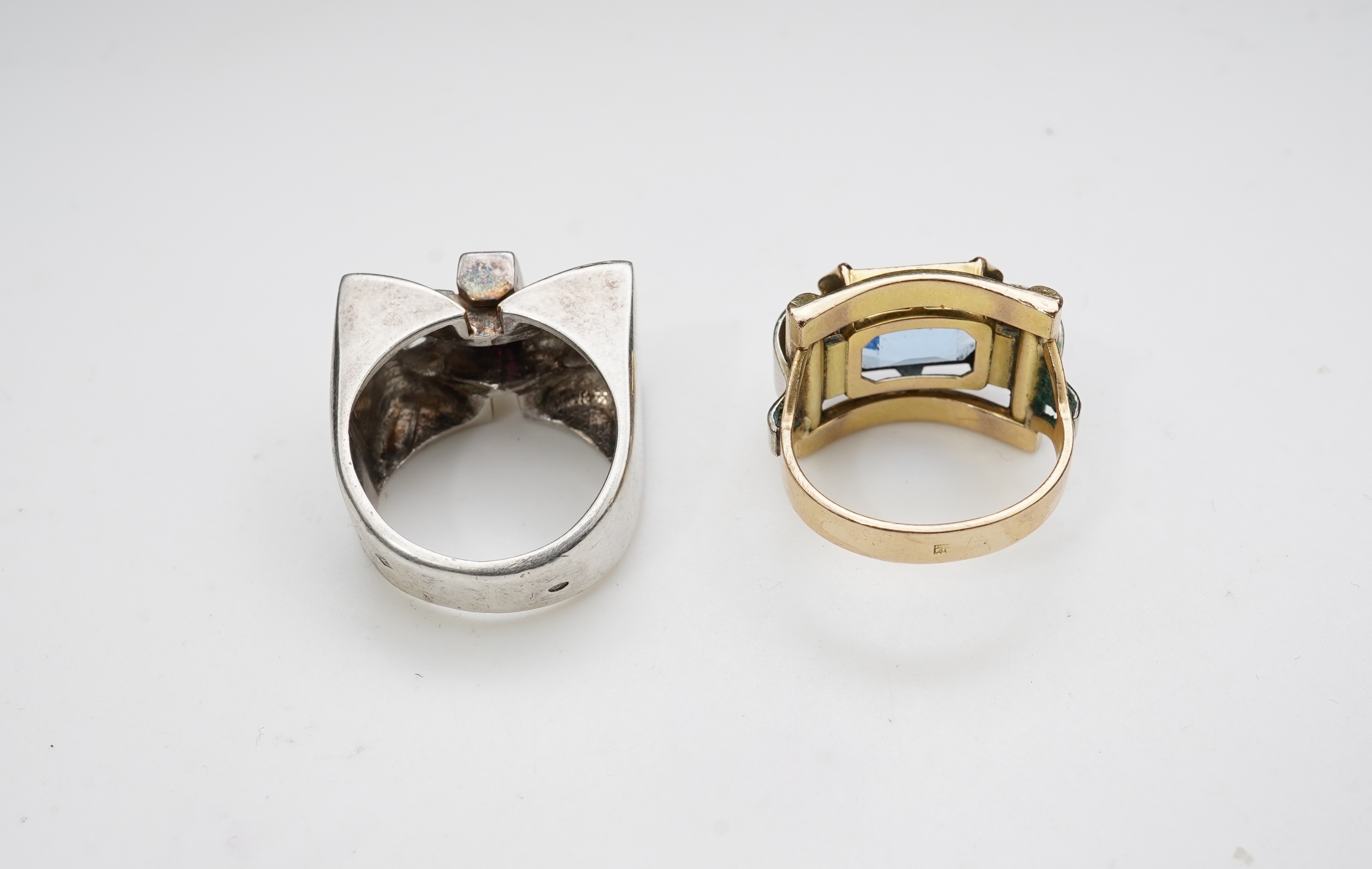 Two Retro synthetic stone and paste cocktail rings, 1940s